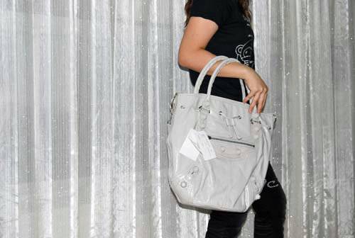 Balenciaga 084838 Grayish White Fall-Winter Leather Bag - Click Image to Close