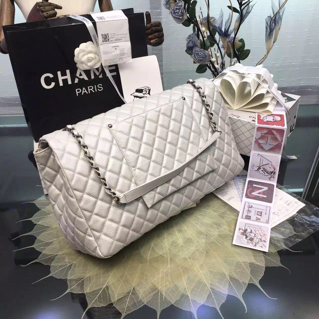 CHANEL CLASSIC BAG REAL LEATHER GST 190332 off-white