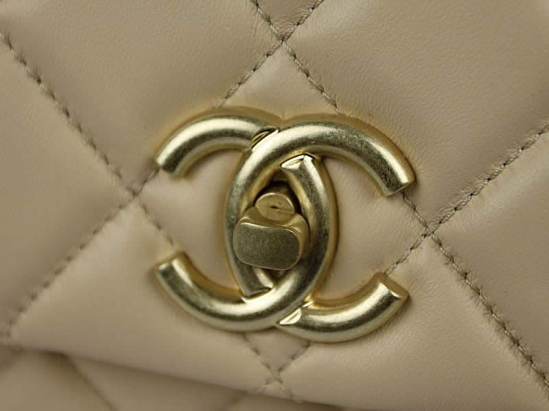 Chanel 50360 Lambskin Handbag Silvery Hardware-Cream - Click Image to Close