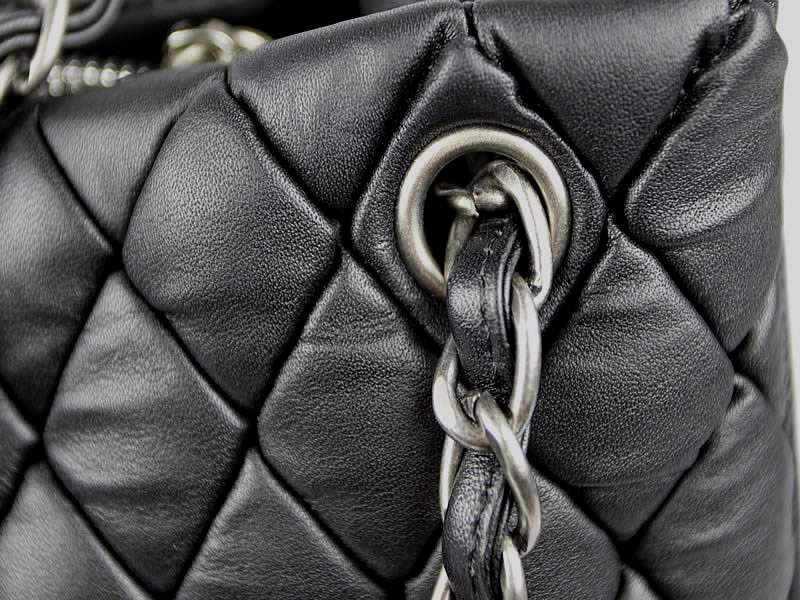Chanel 60288 Original Quilted Lambskin Flap Bag-Black
