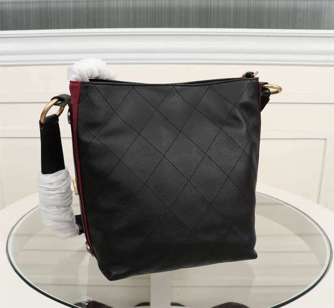 Chanel Hobo Handbag Black & Red 2018 autumn & winter NEW
