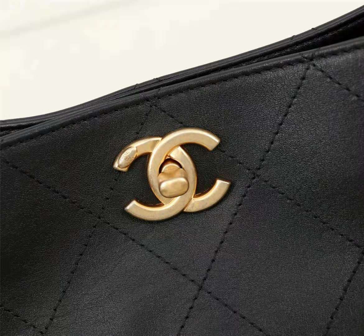 Chanel Hobo Handbag Black & Red 2018 autumn & winter NEW - Click Image to Close