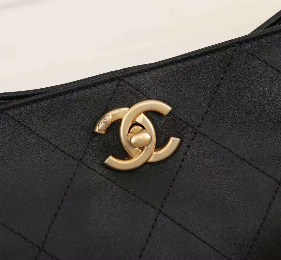 Chanel Hobo Handbag Black A57573 - Click Image to Close