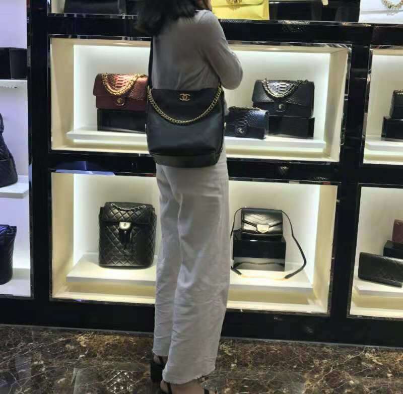 Chanel Hobo Handbag Black A57573 - Click Image to Close