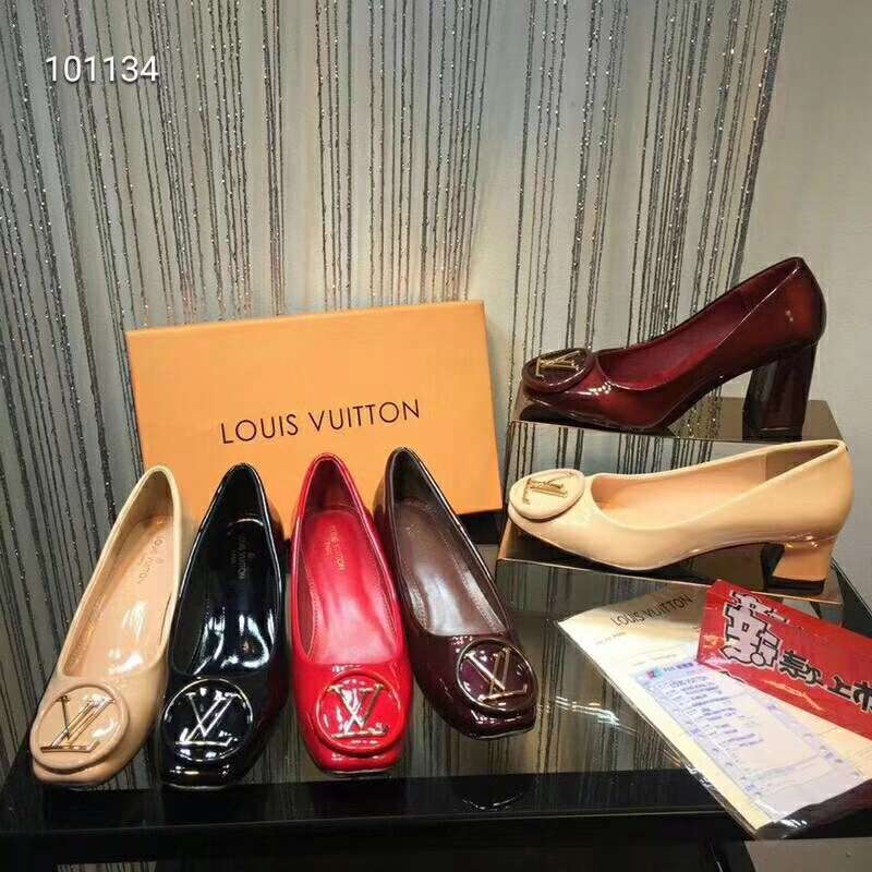 2019 NEW Louis Vuitton Real leather shoes LV101134 red - Click Image to Close