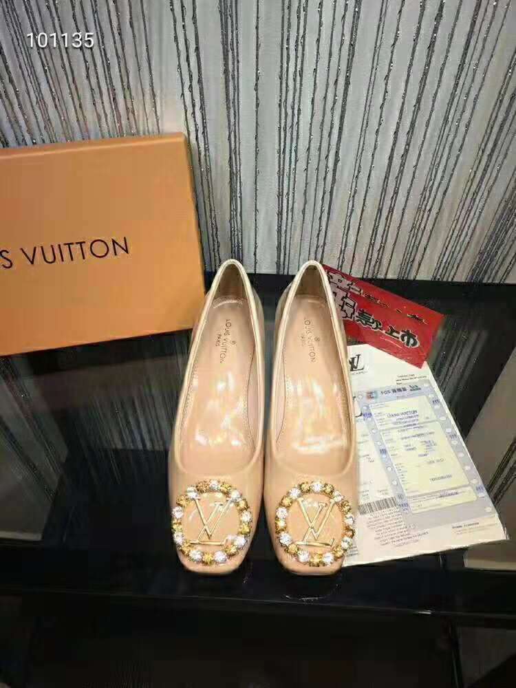 2019 NEW Louis Vuitton Real leather shoes LV101135Apricot