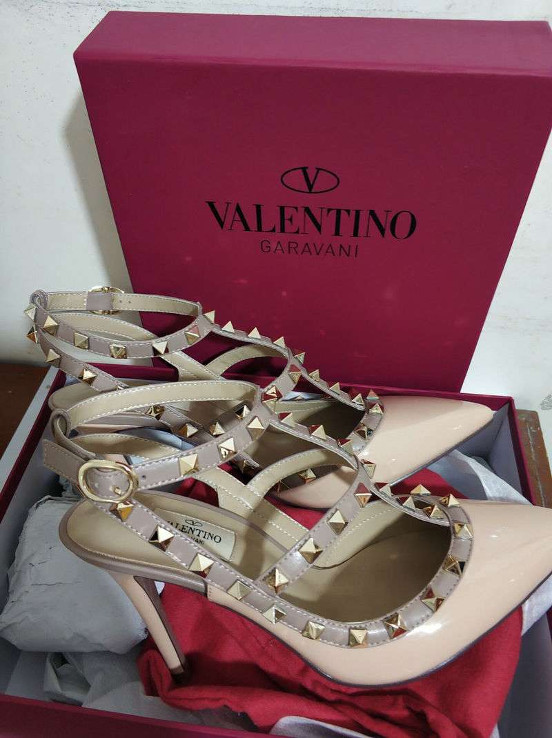 2019 NEW Valentino Real leather shoes Valentino19011029 - Click Image to Close