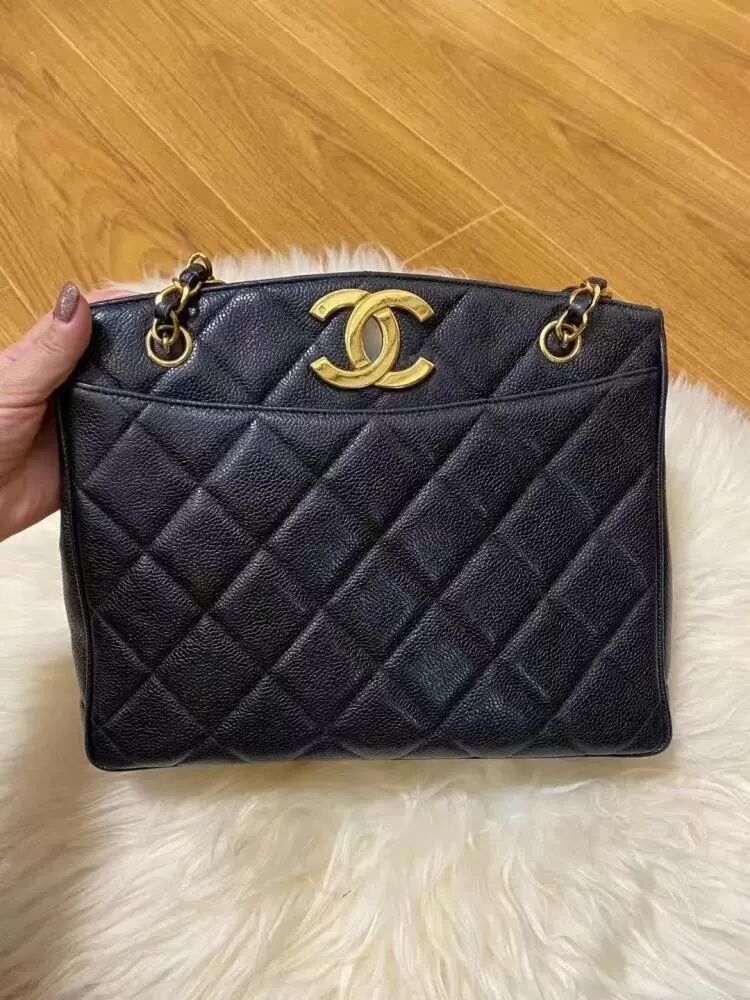 Vintage Chanel Classic Black caviar Leather With gold Hardware - Click Image to Close