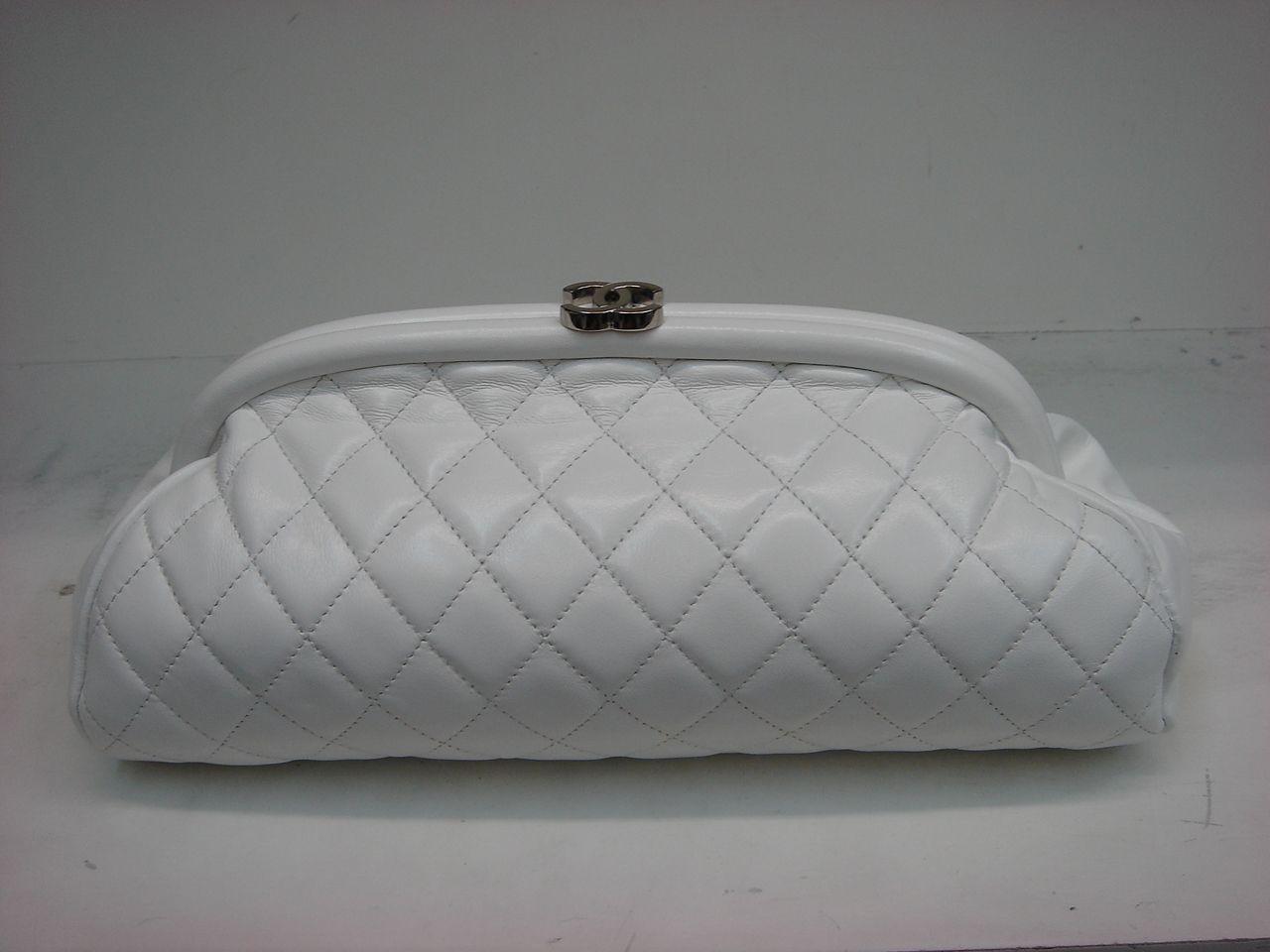 Chanel 35487 White Lambskin Leather Evening Bag - Click Image to Close