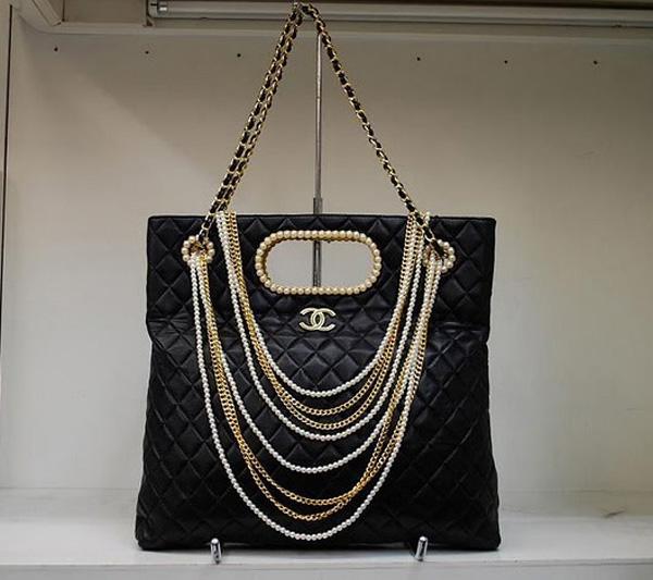 Chanel 35894 Black Lambskin Pearl Chain Replica Handbag