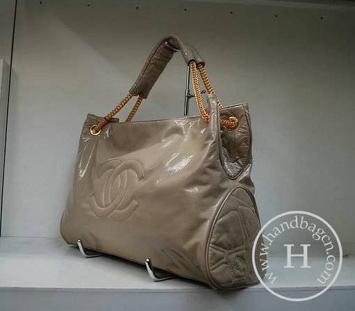 Chanel 35895 Replica Handbag Cream Patent Leather With Gold Hardware