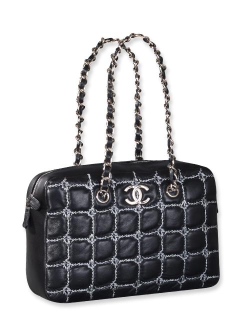 Chanel 35912 Lambskin Zip-Top Small Bag