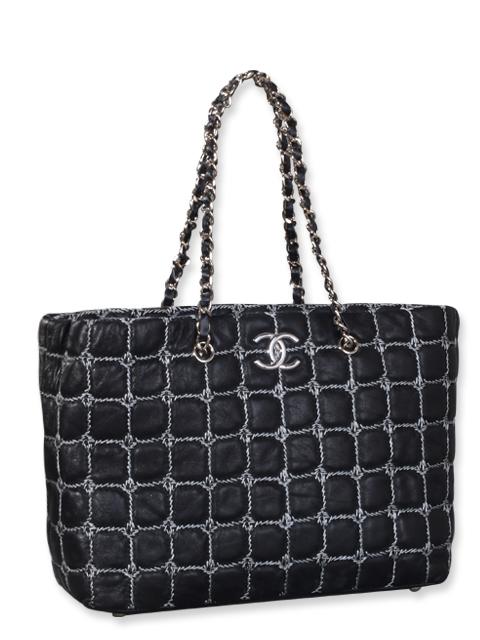 Chanel 35913 Lambskin Zip-Top Large Tote Bag