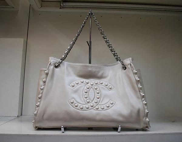 Chanel 35948 Cream Replica Handbag Cowhide Leather With Silver Hardware