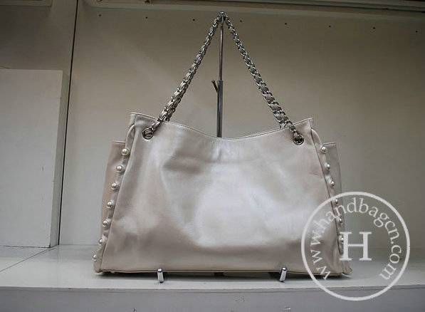 Chanel 35948 Cream Replica Handbag Cowhide Leather With Silver Hardware - Click Image to Close