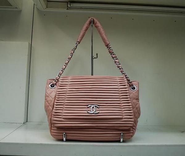 Chanel 35949 Replica Handbag Pink Lambskin Leather With Silver Hardware