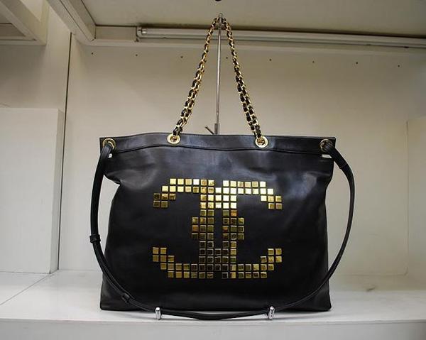 Chanel 35951 Replica Handbag Black Calfskin Leather With Gold Hardware