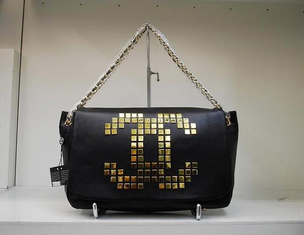Chanel 35952 Replica Handbag Black Calfskin Leather With Gold Hardware