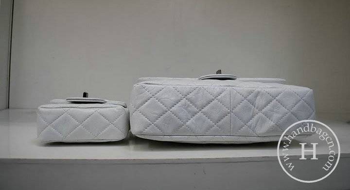 Chanel 35954 replica handbag White oil leather with silver hardware