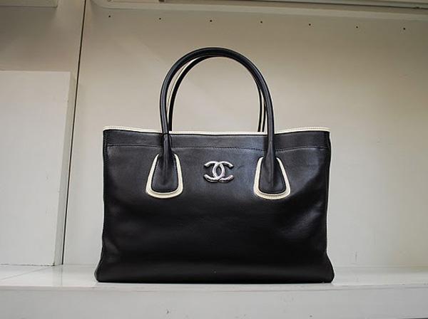 Chanel 35975 Replica Handbag Black Lambskin Leather With Silver Hardware