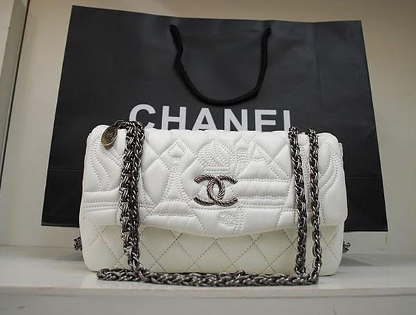 Chanel 35989 Replica Handbag White Lambskin Leather With Silver Hardware