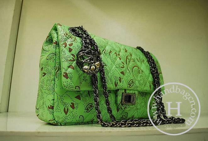 Chanel 35997 Replica Handbag Green Engraving lambskin Leather - Click Image to Close