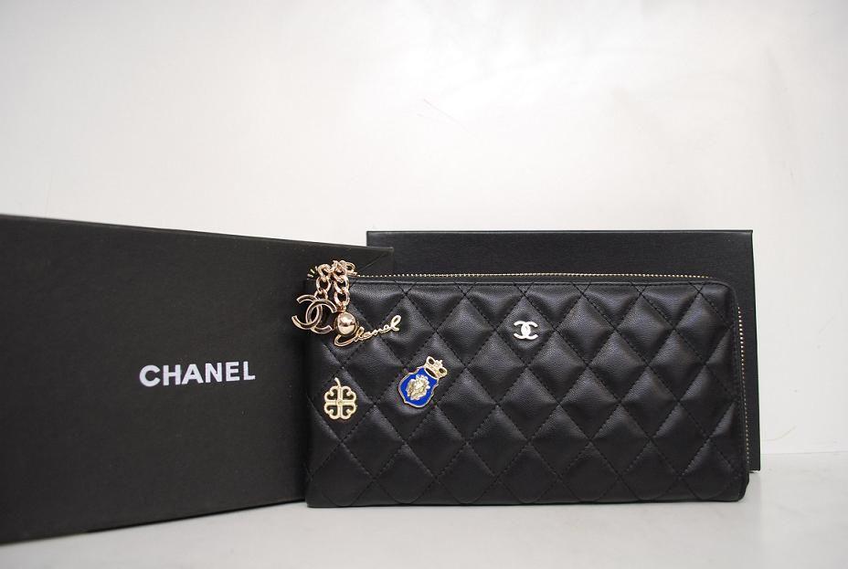 Chanel 37241 Black Lambskin Zip Evening Bag