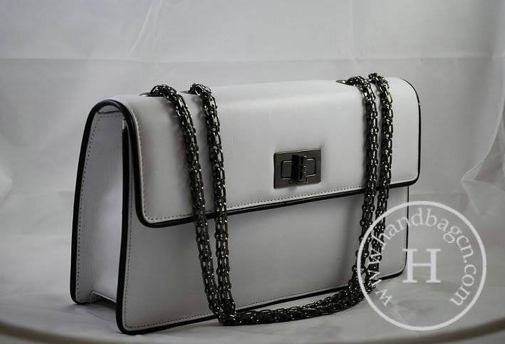 Chanel 39240 White Lambskin Leather Knockoff Handbag