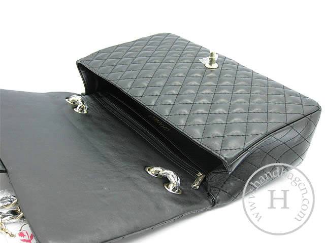 Chanel 46515 replica handbag Classic Black lambskin leather with Gold hardware