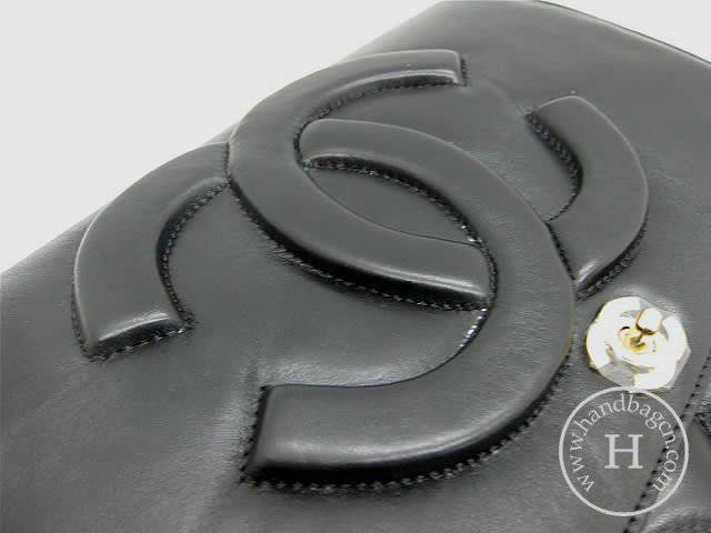 Chanel 46586 replica handbag Classic black lambskin leather with Gold hardware