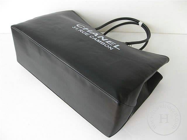 Chanel 46882 replica handbag Classic black calf leather