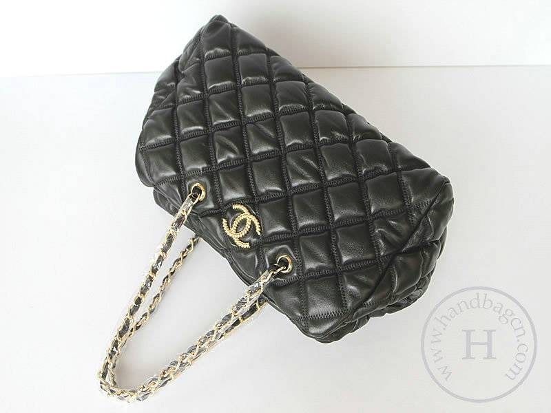 Chanel 46983 Replica Handbag Black Lambskin Leather With Gold Hardware - Click Image to Close