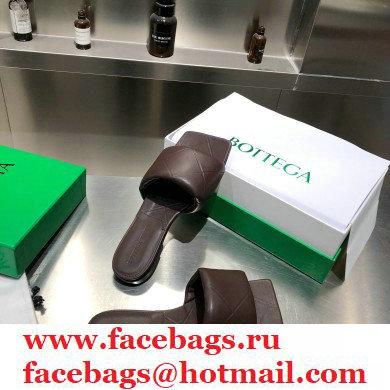 Bottega Veneta Square Sole Quilted The Rubber Lido Flat Slides Sandals Coffee 2021