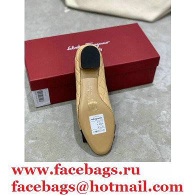 Ferragamo Heel 3cm Vara Bow Pumps Quilted Leather Beige/Black