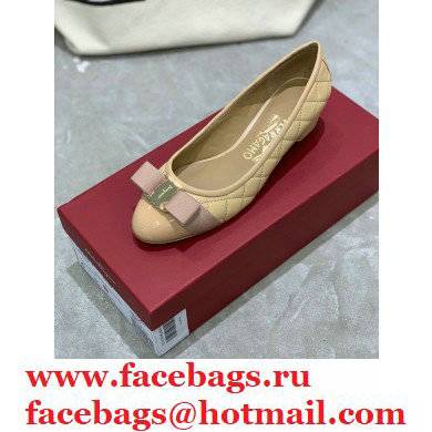 Ferragamo Heel 3cm Vara Bow Pumps Quilted Leather Beige