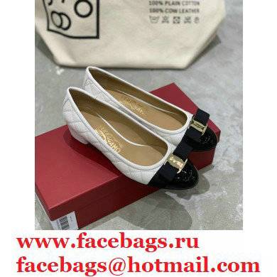 Ferragamo Heel 3cm Vara Bow Pumps Quilted Leather White/Black