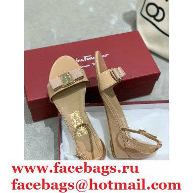 Ferragamo Heel 4.5cm Vara Bow Sandals with Strap Patent Leather Nude - Click Image to Close