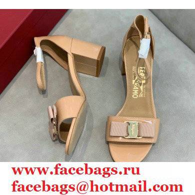 Ferragamo Heel 6cm Vara Bow Sandals with Strap Patent Leather Nude - Click Image to Close