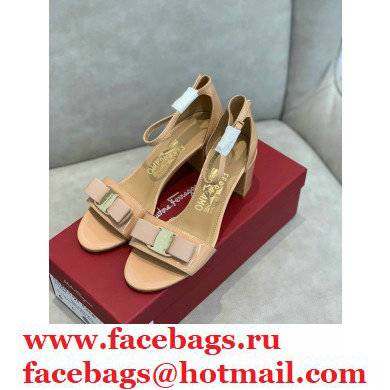 Ferragamo Heel 6cm Vara Bow Sandals with Strap Patent Leather Nude