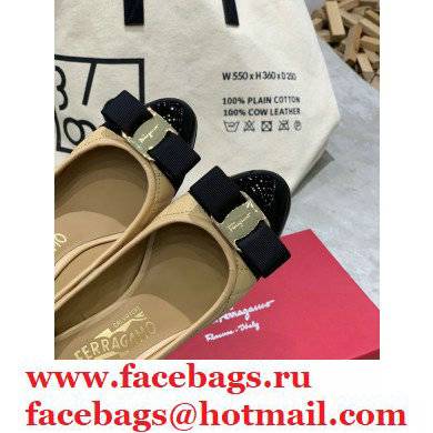 Ferragamo Heel 7cm Vara Bow Pumps Quilted Leather Beige/Black - Click Image to Close