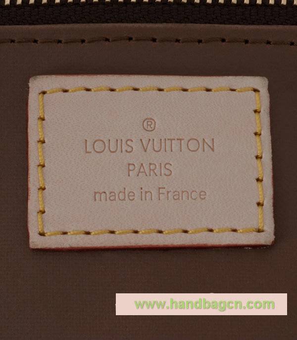 Louis Vuitton m47527 Monogram Canvas Toiletries Bag 25