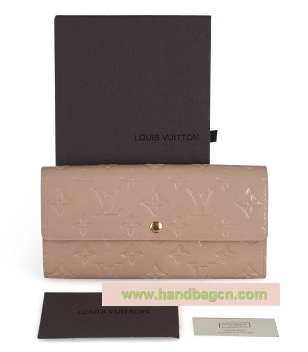 Louis Vuitton m61725 Monogram Vernis Pochette Wallet - Click Image to Close