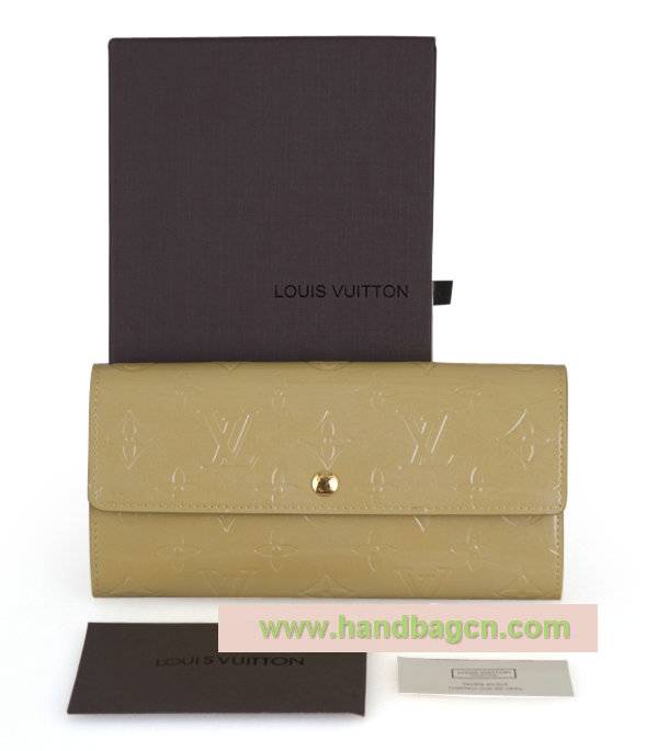 Louis Vuitton Monogram Vernis Pochette Wallet m61725 - Click Image to Close