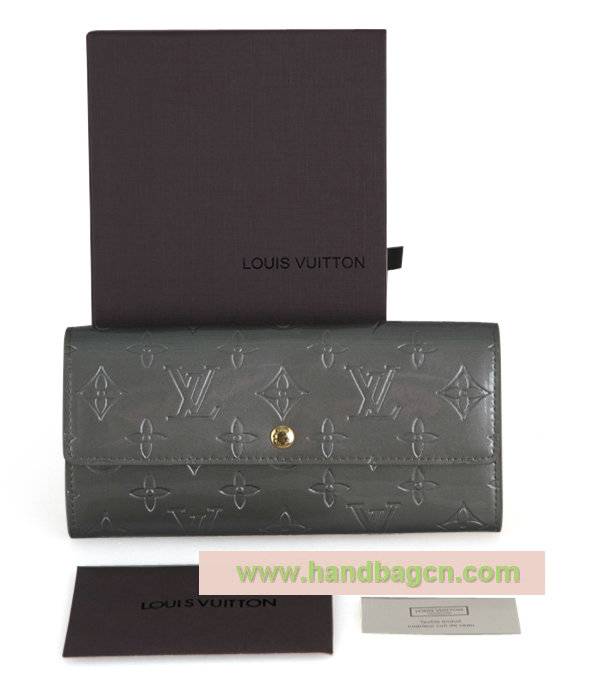 Louis Vuitton Monogram Vernis Pochette Wallet m61725
