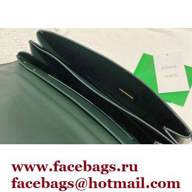 Bottega Veneta Mount Medium Leather Envelope Bag Raintree Green 2021 - Click Image to Close
