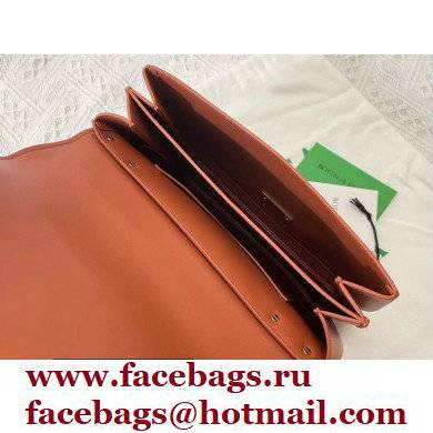 Bottega Veneta Mount Small Leather Envelope Bag Maple 2021