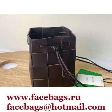 bottega veneta cassette cross-body bucket bag coffee