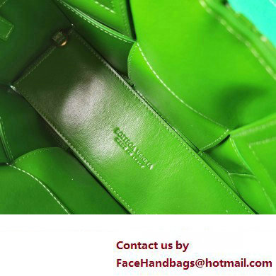 Bottega Veneta foulard Intreccio leather Mini Arco Tote bag with detachable strap Green - Click Image to Close