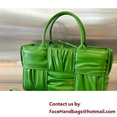 Bottega Veneta foulard Intreccio leather Small Arco Tote bag Green