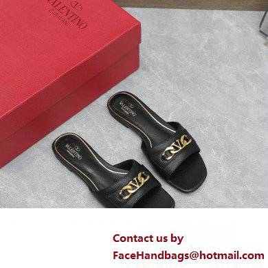Valentino VLogo Chain Slides in calfskin leather 01 2023